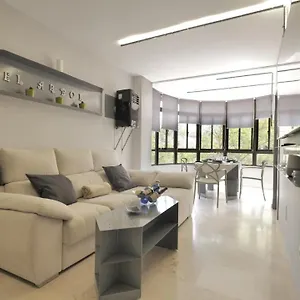 https://el-arbol-rooftop-pool-puerto-deportivo.es-andalucia.com